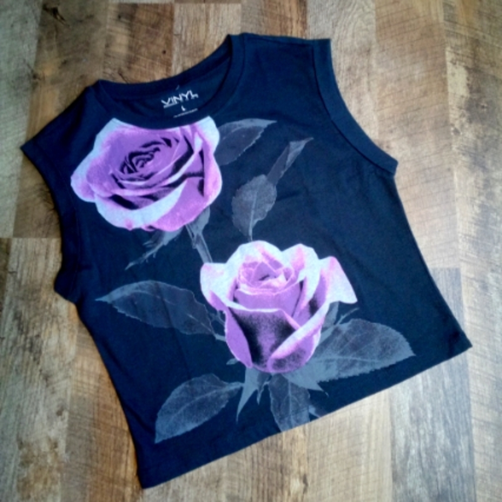 Women's Crop Top Size Large
